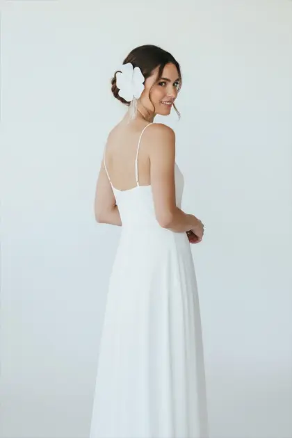 kır düğünü için saç aksesuarı önerileri daisy tarak toka