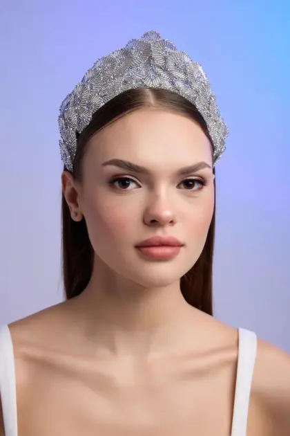 Lilya Taç