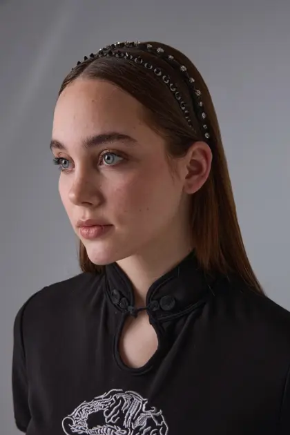 Selen Taç minimal siyah günlük taç