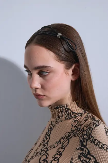 Tina Taç Siyah Günlük Taç